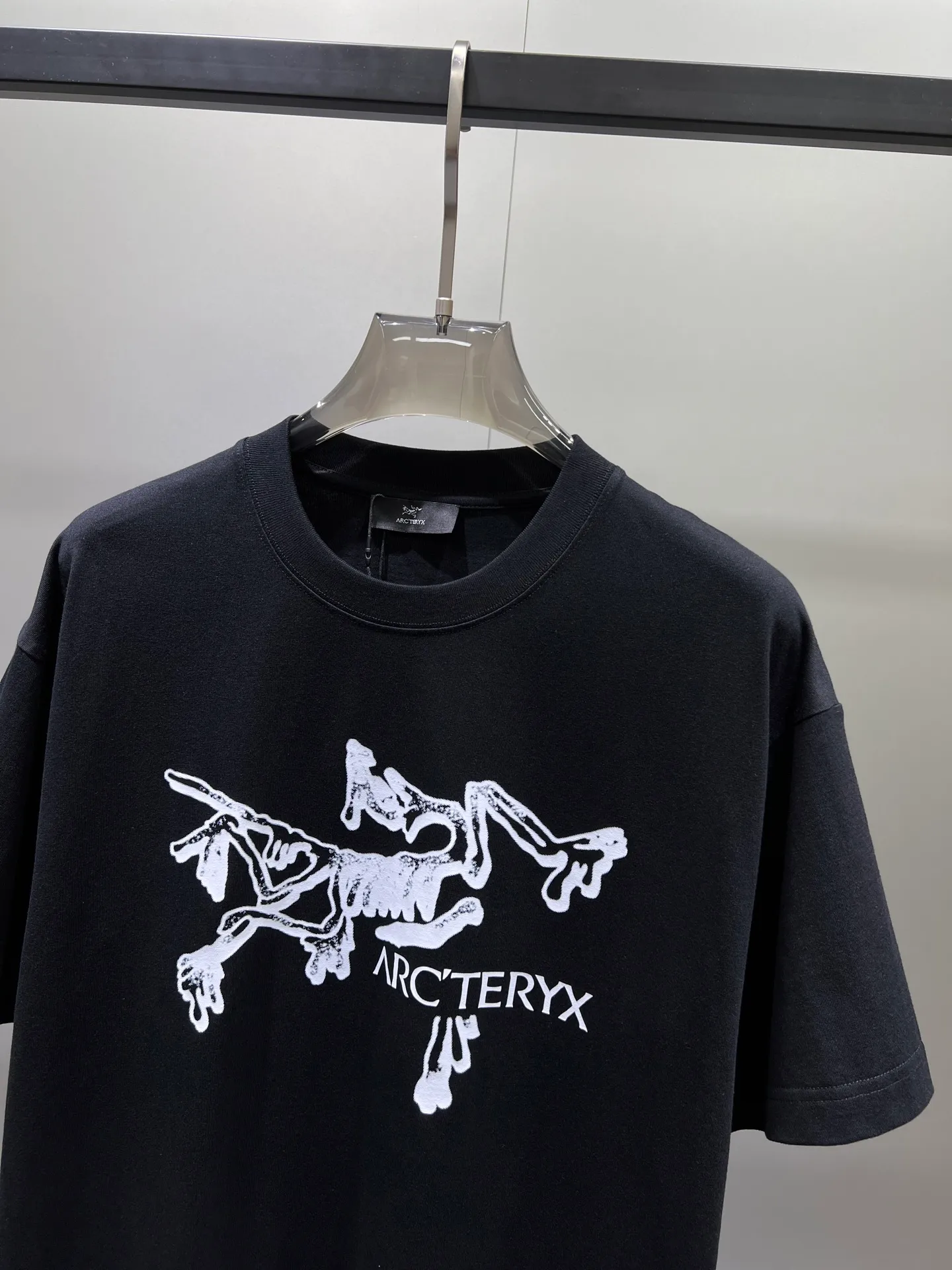arcteryx🌟New Arrival T T Hot Sale 99 🐎🐎Size：S-XXL Black White 2 （Size ） Size S 110 54 69 21 M 114 56 71 22 L 118 58 73 22 XL 122 60 75 23 2XL 126 62 77 23